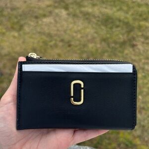 Marc Jacobs THE PEBBLE J MARC TOP ZIP MULTI WALLET